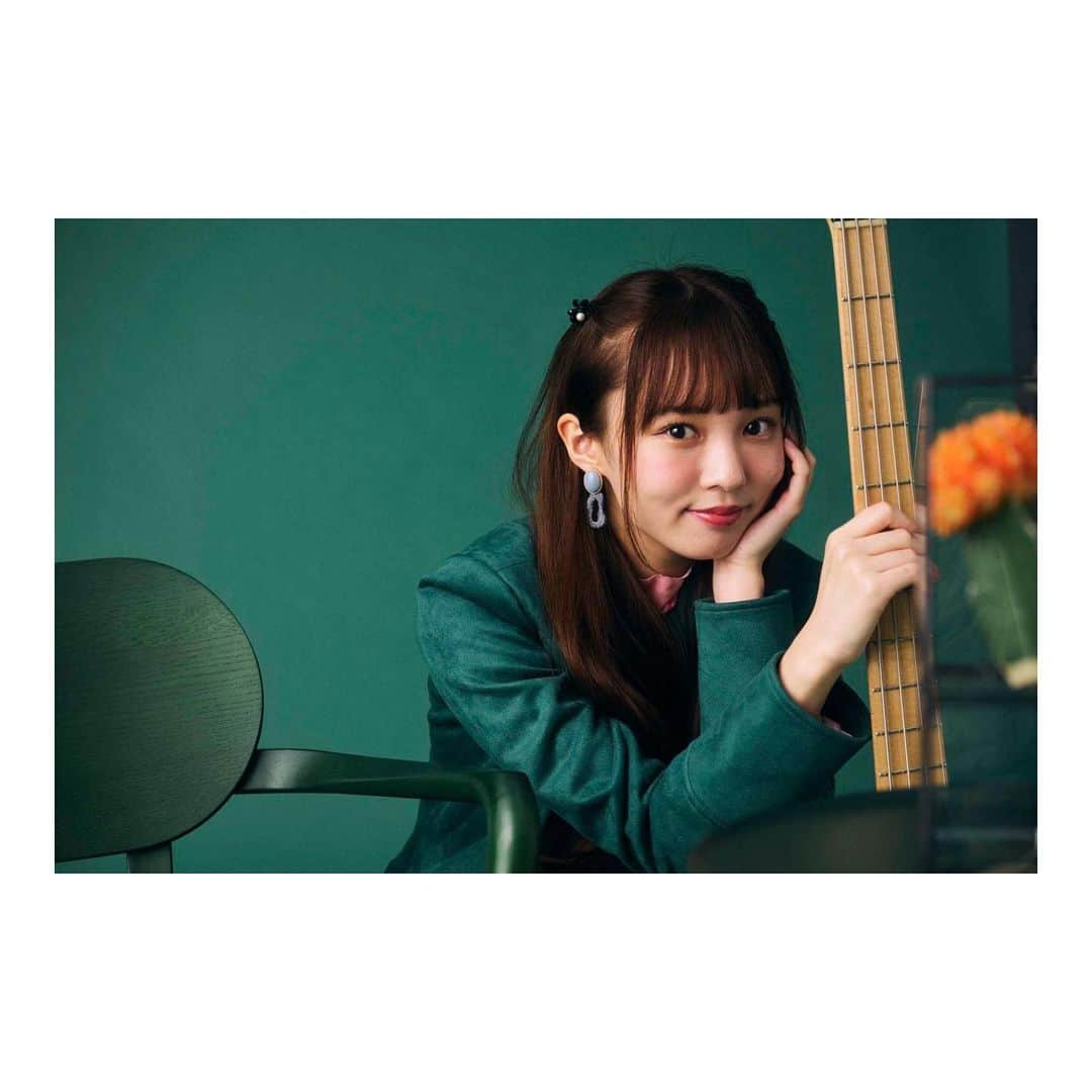 MINAさんのインスタグラム写真 - (MINAInstagram)「23歳になりました🎂 . 22歳は沢山弾いて書いて、蓄積の年でした！ sns投稿を頑張ったり曲を100曲書いたりミュージシャンとしてすごく楽しい。 喜んでもらえる報告ができるように準備中です！！！＾＾ . ずっと前から応援してくれてる人も最近知ってくれた人も全員大事にして進んで行きます。 いつも支えてくれて本当にありがとう。 23歳も皆さんに会えますように😊 . Today is my birthday🎂 Thank you for always supporting me:)❤️」9月20日 12時05分 - mina_gf_band
