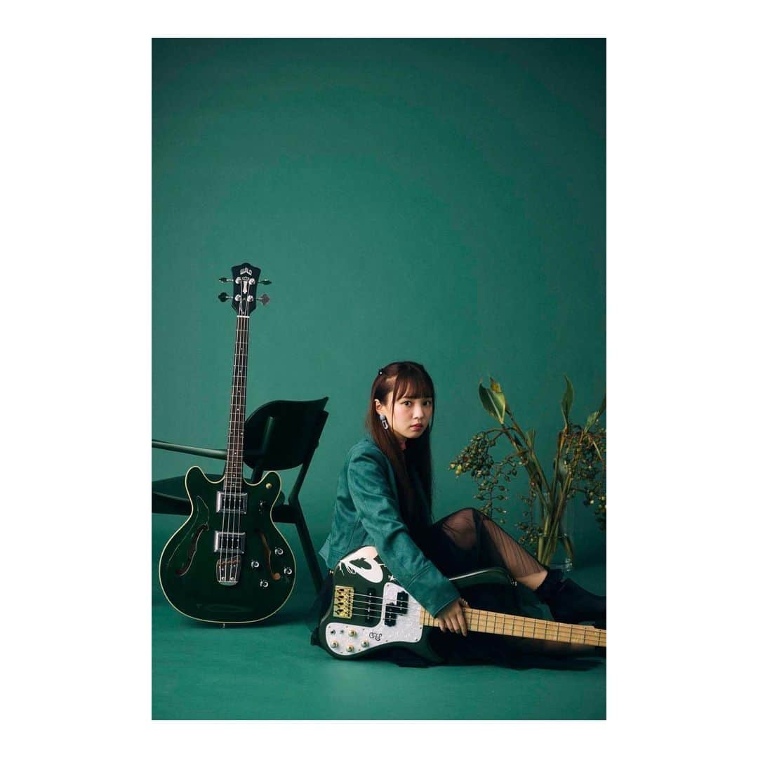 MINAさんのインスタグラム写真 - (MINAInstagram)「23歳になりました🎂 . 22歳は沢山弾いて書いて、蓄積の年でした！ sns投稿を頑張ったり曲を100曲書いたりミュージシャンとしてすごく楽しい。 喜んでもらえる報告ができるように準備中です！！！＾＾ . ずっと前から応援してくれてる人も最近知ってくれた人も全員大事にして進んで行きます。 いつも支えてくれて本当にありがとう。 23歳も皆さんに会えますように😊 . Today is my birthday🎂 Thank you for always supporting me:)❤️」9月20日 12時05分 - mina_gf_band