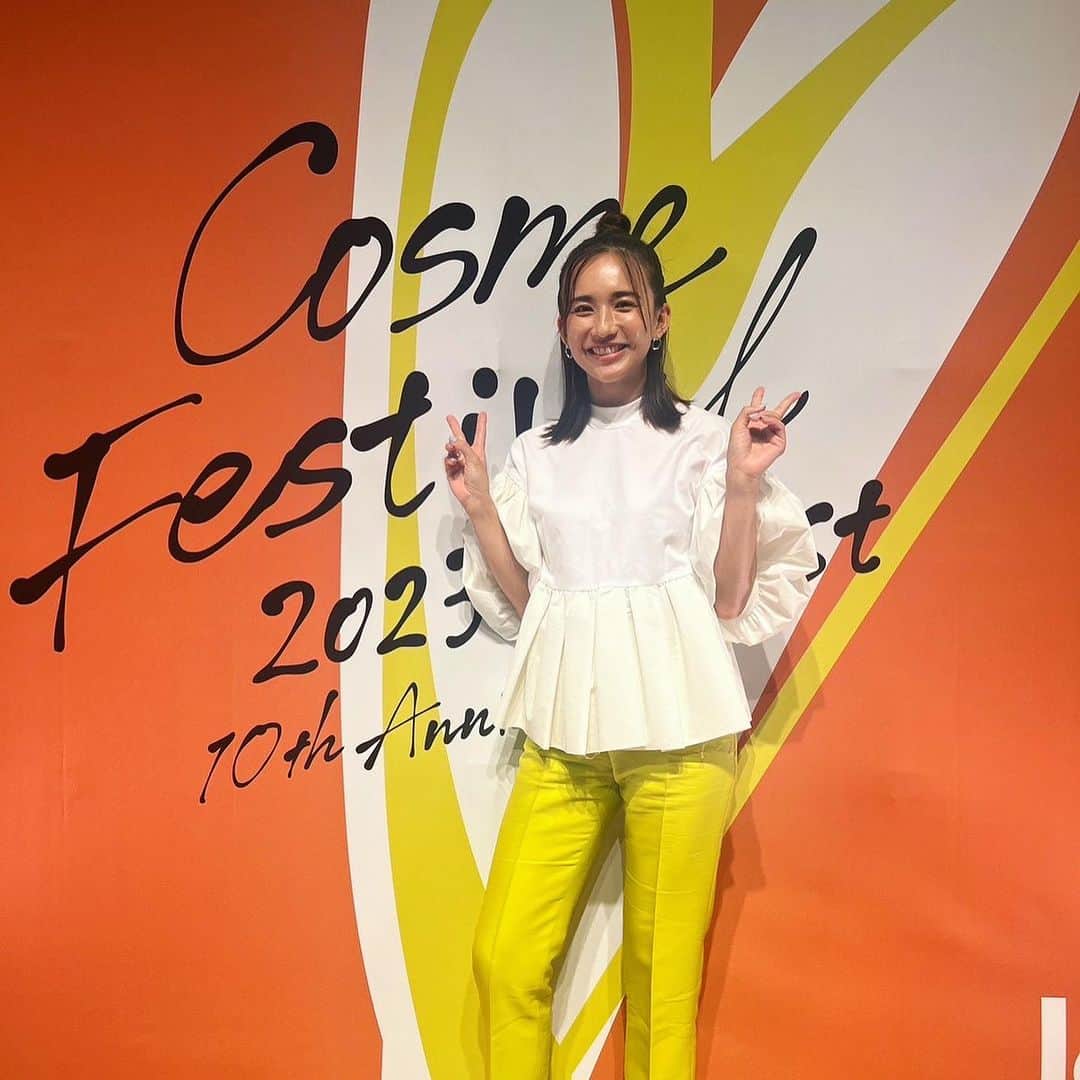 優木まおみのインスタグラム：「@loft_cosme  ロフトコスフェス振り返り❤️❤️  福岡楽しかった^ ^ 店舗でも @resizestyle コスメティクスを大きく扱っていただいて嬉しいです。  いつも福岡行くたびに、住みたいわーと思う。  ご飯美味しいし、人優しいし、韓国台湾あたりの旅行✈️は近いから気軽にいけるし、実家のある佐賀に近いし❤️❤️  また行きたいな。  @resizestyle コスメティクスのオイルとミストは、 全国のロフト  池袋ロフト 渋谷ロフト 梅田ロフト 吉祥寺ロフト 横浜ロフト 仙台ロフト 千葉ロフト 新潟ロフト あべのロフト 西宮ロフト 京都ロフト 二子玉川ロフト 大宮ロフト 千里バンパクロフト 鹿児島ロフト 町田ロフト 川崎ロフト 銀座ロフト 天神ロフト 流山ロフト 小倉ロフト 八王子ロフト 松山ロフト 海老名ロフト 辻堂ロフト ルミネ立川ロフト 神戸ロフト 栄ロフト  計28店舗  ＋ロフトネットストア  　  にてお取り扱いいただいています^_^  ぜひぜひ一度試してみてくださいね^_^」