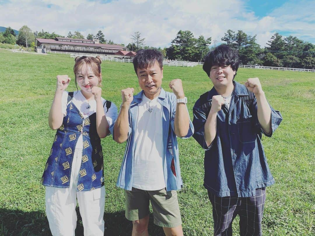 テレビ東京「太川蛭子の旅バラ」さんのインスタグラム写真 - (テレビ東京「太川蛭子の旅バラ」Instagram)「本日9/20（水）夜6時25分からの水バラは『ローカル路線バスvsローカル鉄道乗り継ぎ対決旅』 第１7弾👏👏👏  バスチームには、竹内涼真さんの妹で、バラエティ界の新星として今後の活躍にも大注目な、たけうちほのかさん💕と 蛭子さんを彷彿とさせるネガティブ芸人の宮下草薙の草薙航基さん👏  鉄道チームには、人気絶頂て解散したBiSHのハシヤスメ•アツコさん✨と クズ芸人😆として人気を博す、岡野陽一さん  クズと言われようが、ネガティブと言われようが、勝負は勝負！ 人を笑わせることを生業とする芸人が、生まれ変わった姿が見られます⁉️  ロケからオンエアまで最短の期間だったのですが、みなさんに無事にお届けできる準備が整い、スタッフのミッションもクリアしました！  ぜひ、お楽しみ下さい🙇‍♀️  テレビ東京が観られない地域の方も、TVerでリアルタイム配信を行っていますので、そちらも是非チェック✅して下さい☺️✌️  放送終了後、勝敗を分けた乗り継ぎをタビリス🐿が解説してくれるオリジナル動画をTVer、U−NEXTで配信します！ 今回は、ロケ直後の両リーダーを緊急招集した特別編‼️ そちらもお見逃しなく👀  #テレビ東京 #テレ東 #水バラ #バスVS鉄道乗り継ぎ対決旅 #バス旅 #バスチーム #太川陽介 #たけうたほのか #宮下草薙 #草薙航基 #鉄道チーム #村井美樹 #ハシヤスメアツコ #BiSH #岡野陽一 #山梨県 #修善寺 #富士山 #天王山の戦い」9月20日 12時14分 - tvtokyo_tagaebi