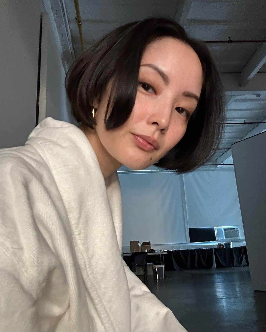 鈴木亜美のインスタグラム：「2 more jobs in NYC🇺🇸  Hi everyone, I'm leaving to Japan soon. A big big thank you to all the people I met and worked with this time❤️‍🔥I had a really good time with you guys!!  Hope to see you soon🙌🏻  Stay in touch and stay healthy please.And message me anytime when you come to Japan🇯🇵🫶🏻  Big Hugs, Ami  9/23〜日本に戻ります！ 帰るのをとっても楽しみにしています☺️遊んでね！ お仕事は所属事務所Satoru Japanまで、よろしくお願いいたします。ご連絡をお待ちしています！」