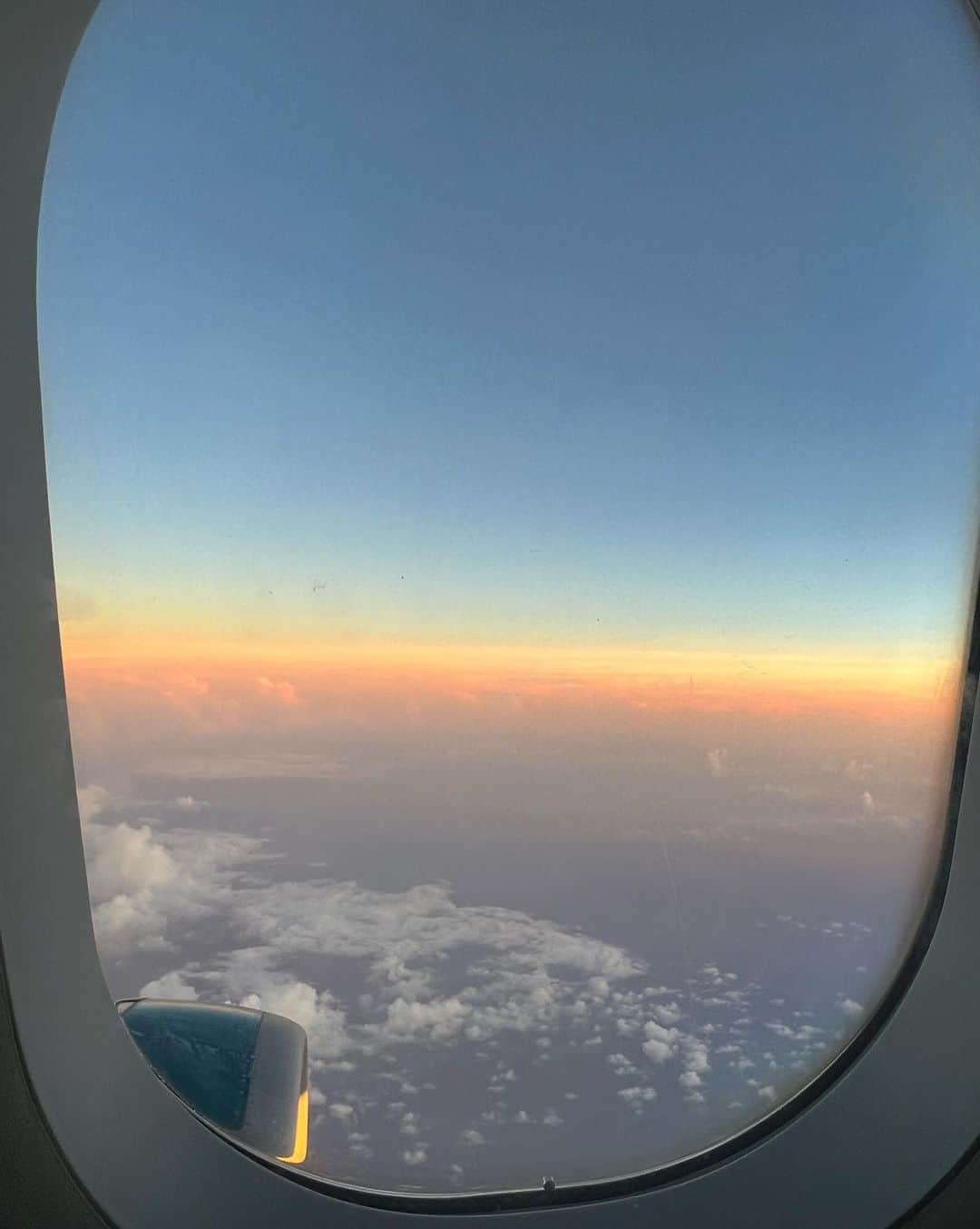 亜弥のインスタグラム：「🌏✈️🤍 see you again🔜  #子連れ海外 #次はどこに行こう #ワクワク」
