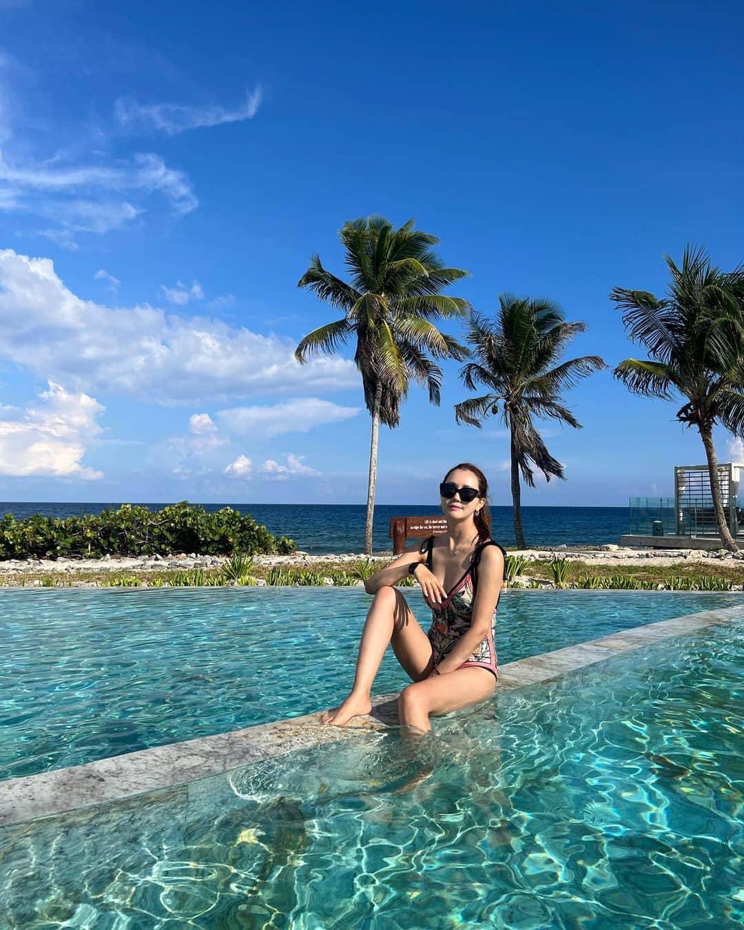 イ・ダヘさんのインスタグラム写真 - (イ・ダヘInstagram)「The best place to chill & relax #cancun」9月20日 12時53分 - leedahey4eva