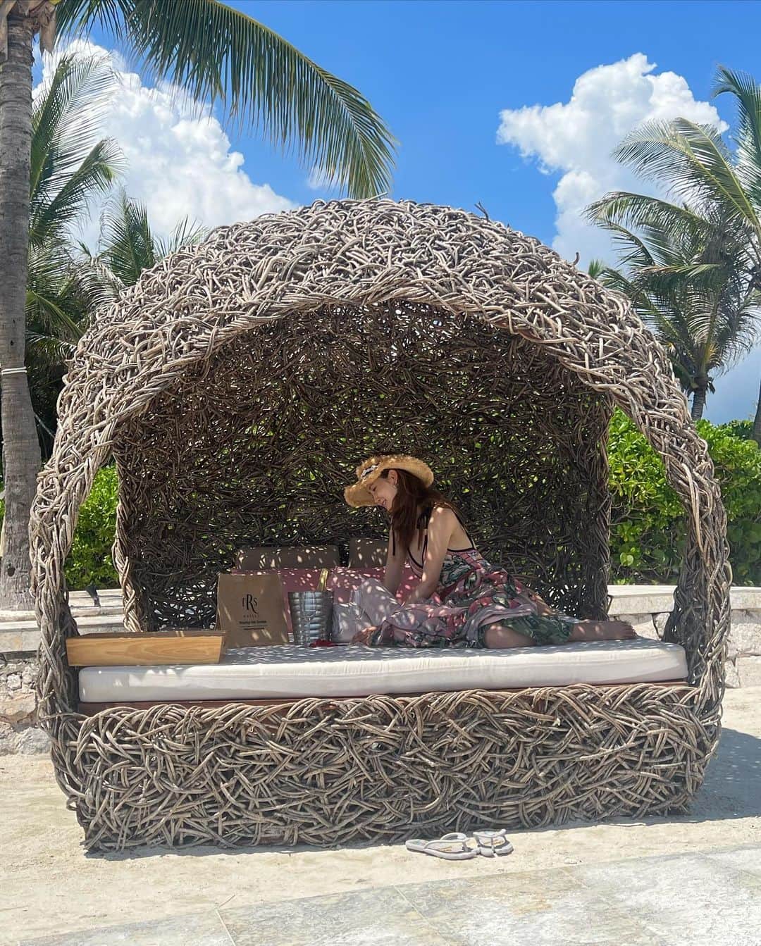 イ・ダヘさんのインスタグラム写真 - (イ・ダヘInstagram)「The best place to chill & relax #cancun」9月20日 12時53分 - leedahey4eva