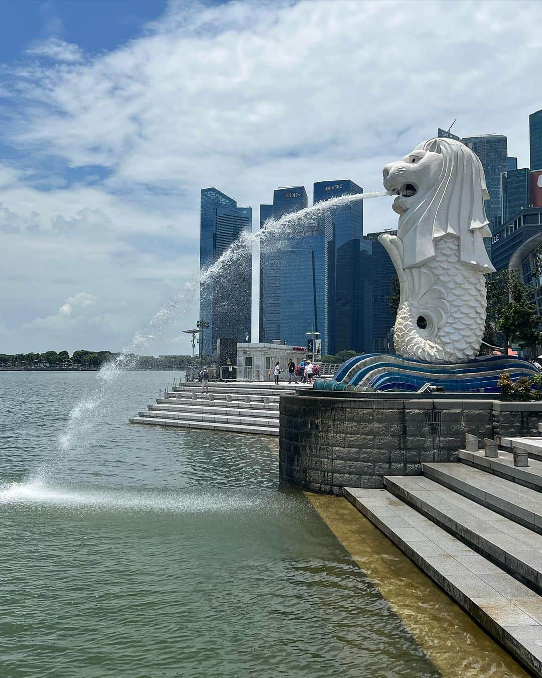 古都かなさんのインスタグラム写真 - (古都かなInstagram)「Singapore🇸🇬💙 初めてのSingapore楽しかった😎✨ 🇰🇷で買ったばかりの@GENTLEMONSTER のサングラス🕶無くしてショック大😇笑  #singapore #marinabaysands #pool  #travel #casino #enjoy #happy💕」9月20日 13時06分 - kanachanyaai