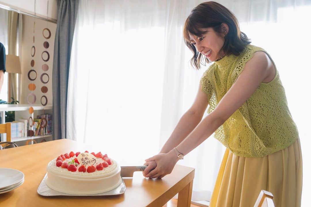 桜井玲香さんのインスタグラム写真 - (桜井玲香Instagram)「#灰色の乙女 第3話  同性にしかわからない、 たぶん、こいつ危ない奴だ感。笑  撮影合間は色々な面白いお話をしてくれたり、とっても素敵な莇くんママ・原さんです👩✨  #原扶貴子 さん #ダーク蔦子」9月20日 13時24分 - reika_s16