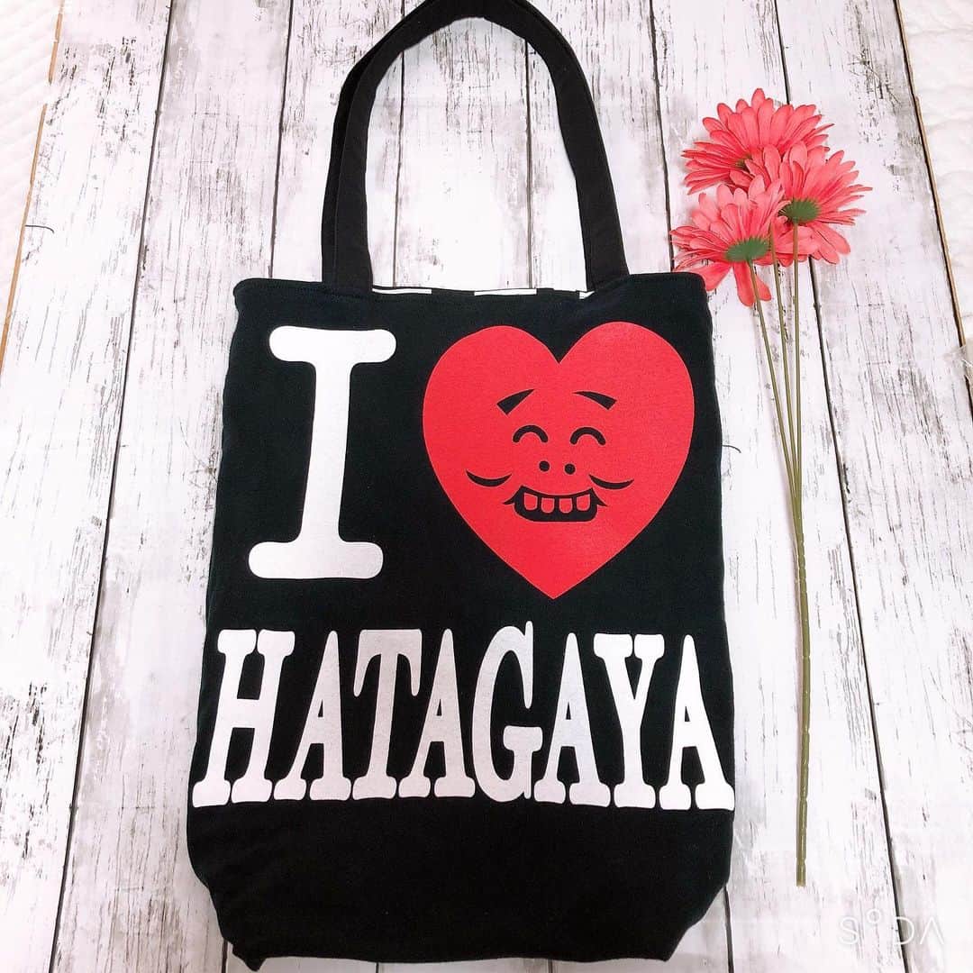 田上よしえのインスタグラム：「昔のバイト先（せじけん）で着ていた制服のTシャツをトートバッグにリメイクꉂ🤣𐤔 古着なのでマシンガンズ滝沢さんと一緒にやっている「SUTENAI」に出す予定です✌️ これ以外にもたくさん出品しまーす⭐️ あと商品ページを作成するだけだが全然進みませーん⭐️ 応援してくださーい⭐️ #base  #ハンドメイド」