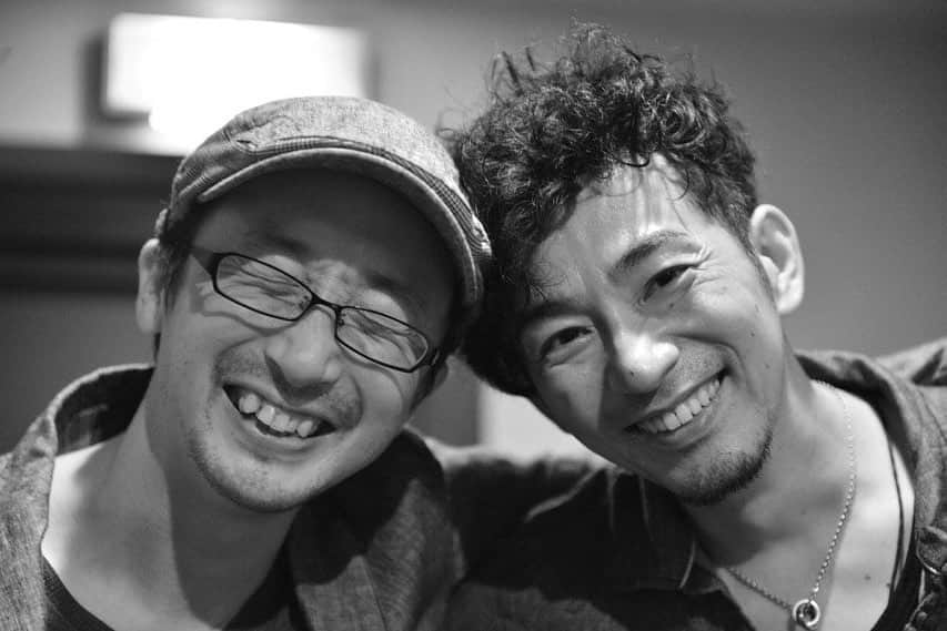 秋田慎治のインスタグラム：「明日9/21(木)は結構久しぶりの吉田豊(b)Duoです。本八幡cool jojo！ なんだかんだでデュオやってたけど、Jazz isがなくなってから機会も減って。今回はかなり久しぶり。いろんな曲をふたりで話したいと思います。  そして9/22(金)はk.a.t.、新生本厚木Cabinに初出演です！ 7月からリスタートしたCabin、今回は私がとりまとめ役。 17:30open, 19:00startです！」