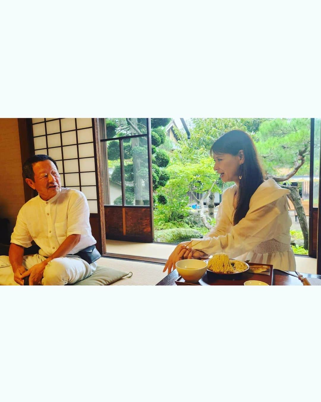 里井真由美さんのインスタグラム写真 - (里井真由美Instagram)「🇯🇵長野県 小布施堂本店 本宅 「栗の点心　朱雀(すざく)」でございます〜  @obu_kuri  @ramensamurai_k   朝の8時には長野着！笑 張り切って行って来ました🌰❤️  繊細なお栗さま、砂糖を含まず甘くないハラハラの和栗は、まさしく点心。モンブランではないのです。  ひとくち、そのままで頂き、 添えられたスプーンで入刀しながら 栗あんと一緒に頂きます。  幸せぇ〜❤️  。。。  小布施堂 市村次夫 社長にもお会いでき、 お話しお伺いできました。 信州ラーメン界のカリスマ塚田廉司さん、ご縁をありがとうございます！ @ramensamurai_k   今年は あの！光山英明さんと 栗をご一緒できるご縁もあり、嬉しい限り。ありがとうございます🙏🌰みのりちゃん今年も東京からご一緒ありがとう♡  。。。  ひと粒も残さず お茶も飲まずに黙々と完食し、  社長に「お皿がキレイ❗️」と お褒め頂きましたわよ💪🌰❤️🤣  。。。  JANAT 紅茶　さとい栗　を お土産にお渡しさせて頂きました🐈‍⬛🫖  @janat_paris  @janatdubai   。。。  栗で、小布施の街おこし！社長のお話しが面白すぎて時間経つの忘れそう  結局、小布施滞在1時間半くらいでしたが😆それでも わざわざ食べに行きたい〜  @obu_kuri   。。。  小布施の栗も買えたので またご紹介しますね🌰  。。。  素敵な一日をお過ごしくださいね〜  。。。  #小布施堂#小布施#長野#信州 #朱雀#和栗#小布施栗##chestnuts #montblanc#栗子糖果 #モンブラン#モン活#栗活#밤 스위트 #栗#栗スイーツ#和栗#栗好き#밤#板栗 #断面モンブラン#蛋糕#断面フェチ#栗子蛋糕 #里井真由美#フードジャーナリスト里井真由美#さといいね#ありが糖運動#japan#japanesegirl#japanese」9月20日 13時29分 - mayumi.satoi