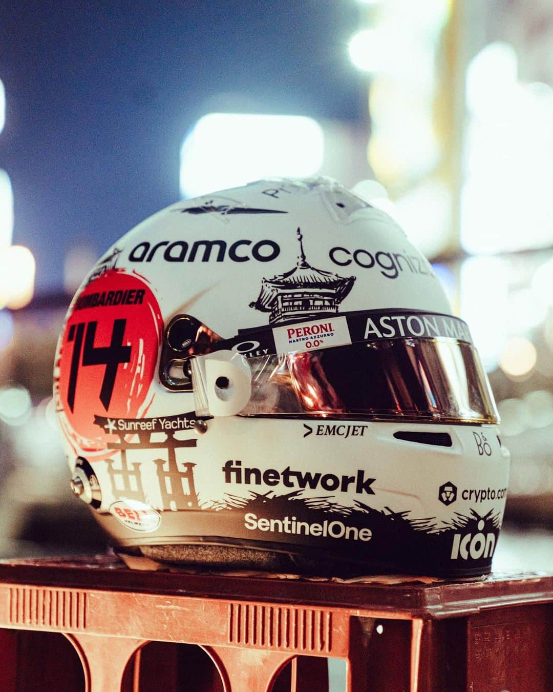 のインスタグラム：「The spirit of the samurai lives within.  A special lid for the #JapaneseGP.」