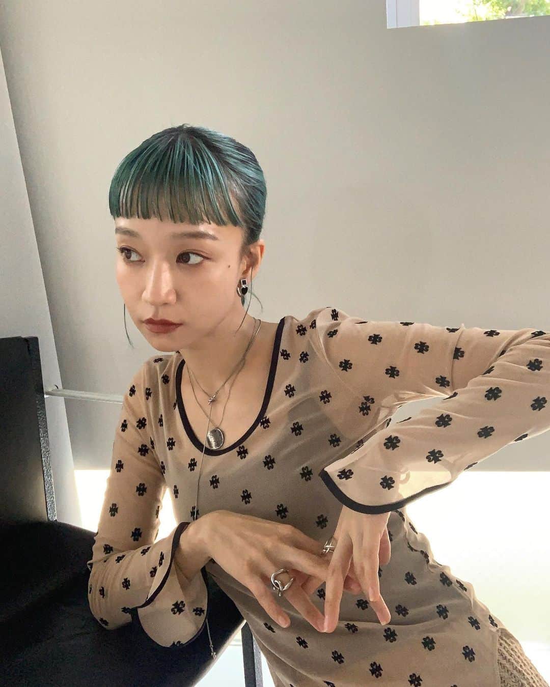 のインスタグラム：「♠️SORINのシアートップス最近のお気に入り🦢🦢🦢 @sorin__official  9/21〜Shinjuku Lumine2でPOPUPがスタートするそうです💫🧝‍♀️  #sorin #sorinstyle」