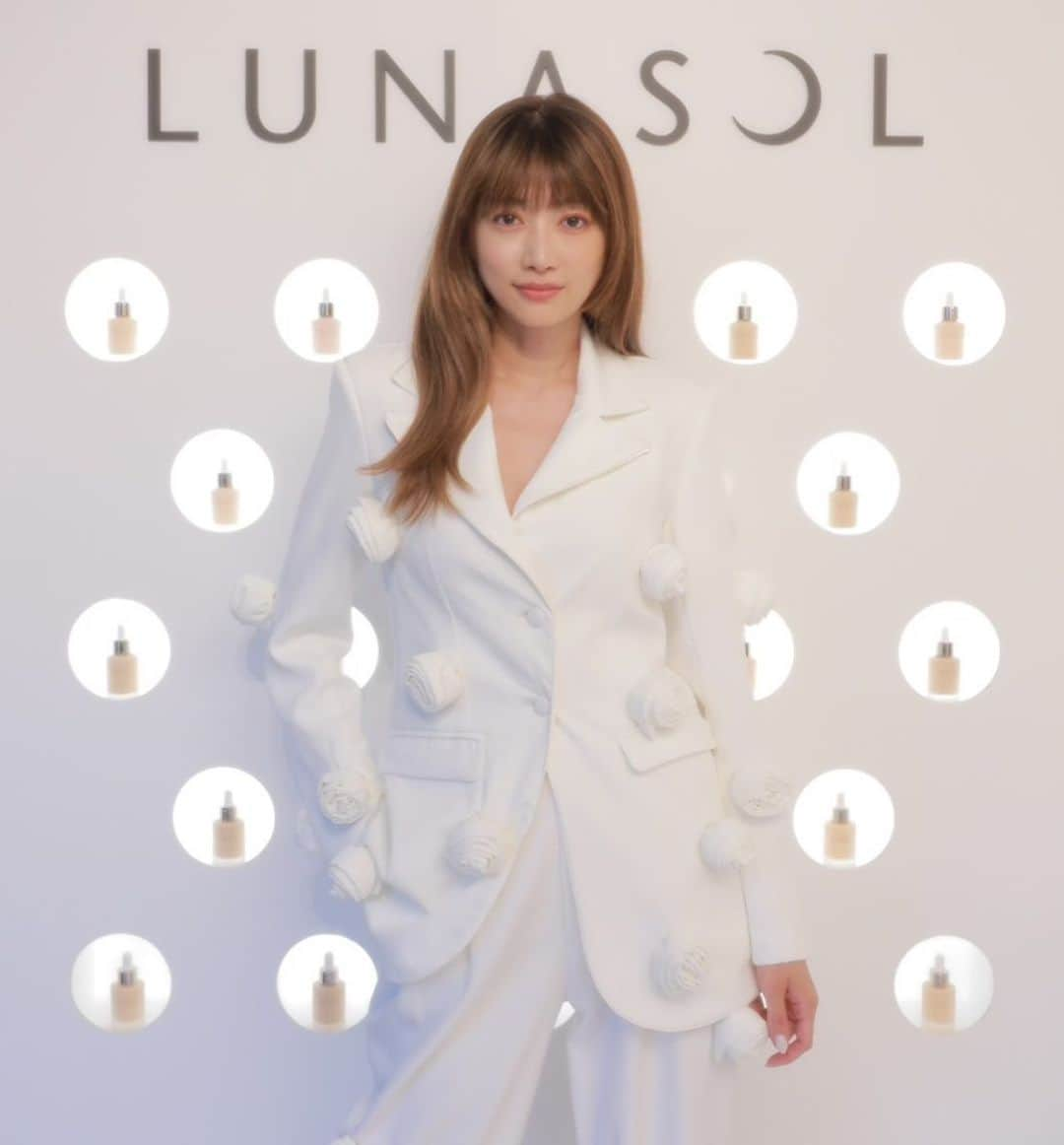 岸本佳子のインスタグラム：「@lunasolofficial event 🤍  Youn-a in #dreamsisterjane   #beauty #fashion #luxury #makeup#lifestyle #qol」