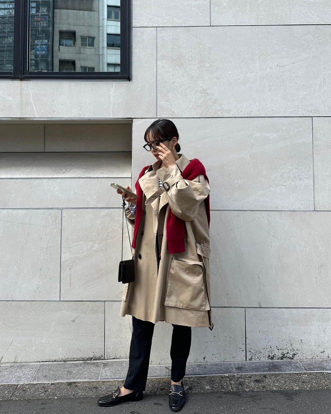 ETRÉ TOKYO ストアさんのインスタグラム写真 - (ETRÉ TOKYO ストアInstagram)「@etretokyo  【 Aquascutum × ETRÉ TOKYO 】 ⁡  ㅤㅤㅤAquascutum × ETRÉ TOKYO フーディトレンチコート S.M size ¥176,000(tax in)  ㅤㅤ ⁡- - - - - - - - - - - - - - - - - - - - - - - - - - - -  商品詳細はTOPページURLよりチェック🔍 ›› @etretokyo_store  ㅤㅤㅤ スタッフコーディネートも毎日更新中【 #etretokyo_staff_ootd 】をフォロー🐿️  TOPページの"フォロー中"から 気になるスタッフのアカウントをフォロー🤝  - - - - - - - - - - - - - - - - - - - - - - - - - - - - ⁡  ㅤㅤㅤ 【INFORMATION】 ⁡ ⁡ ETRÉ TOKYOでは 復刻アイテムの予約会を開催いたします。  -開催期間-  ◼️LUMINE SHINJUKU 9/21(thu) - 9/27(wed)  ※予約受注会となります。 新宿店にてサンプルのご用意もございますので ご試着も可能です。 予約枠に上限がございます。  ※予約商品の画像はサンプルで撮影しております。 実際の製品とは仕様や素材、サイズや色味等が多少異なる場合がございます。  ※お電話でのご予約はできかねます。  ※ご予約後のキャンセルは致しかねます。 お支払いは後払いになります。  ※混雑時には入場制限及び試着点数 の制限を設けさせて頂きます。 また、混雑時にはお電話がつながりにくい 可能性がございます。  予めご了承ください。 ⁡ ⁡ ご理解、ご協力を賜りますよう 心よりお願い申し上げます。 ⁡ ⁡ ㅤㅤㅤ 【LUMINE SHINJUKU STORE】 ETRÉ TOKYO ルミネ新宿2店 TEL：03-5989-0979 ー営業時間ー (平日、土日祝)11:00-21:00  ⁡ #etretokyo #etre  #fashion #etretokyoshinjuku #2023etre #etretokyo_staff_ootd #2023aw #受注会 #先行予約 #プレオーダー #スタッフコーディネート #スタッフスナップ #トレンチコートコーデ #秋コート  ㅤ  ⁡  ⁡ ㅤㅤㅤ」9月20日 14時21分 - etretokyo_store