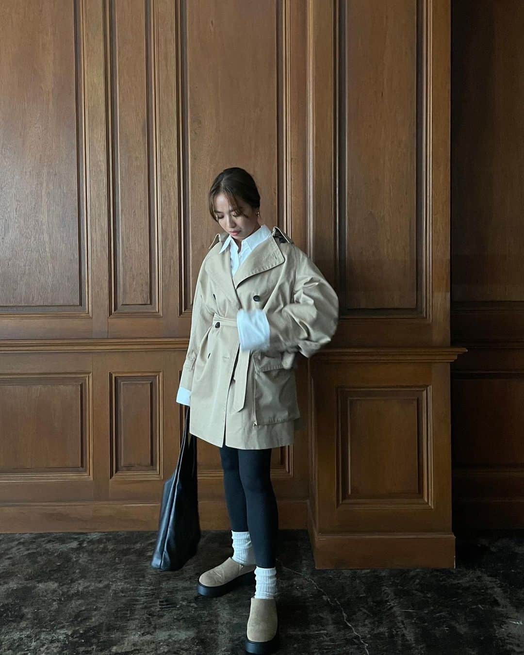 ETRÉ TOKYO ストアさんのインスタグラム写真 - (ETRÉ TOKYO ストアInstagram)「@etretokyo  【 Aquascutum × ETRÉ TOKYO 】 ⁡  ㅤㅤㅤAquascutum × ETRÉ TOKYO フーディトレンチコート S.M size ¥176,000(tax in)  ㅤㅤ ⁡- - - - - - - - - - - - - - - - - - - - - - - - - - - -  商品詳細はTOPページURLよりチェック🔍 ›› @etretokyo_store  ㅤㅤㅤ スタッフコーディネートも毎日更新中【 #etretokyo_staff_ootd 】をフォロー🐿️  TOPページの"フォロー中"から 気になるスタッフのアカウントをフォロー🤝  - - - - - - - - - - - - - - - - - - - - - - - - - - - - ⁡  ㅤㅤㅤ 【INFORMATION】 ⁡ ⁡ ETRÉ TOKYOでは 復刻アイテムの予約会を開催いたします。  -開催期間-  ◼️LUMINE SHINJUKU 9/21(thu) - 9/27(wed)  ※予約受注会となります。 新宿店にてサンプルのご用意もございますので ご試着も可能です。 予約枠に上限がございます。  ※予約商品の画像はサンプルで撮影しております。 実際の製品とは仕様や素材、サイズや色味等が多少異なる場合がございます。  ※お電話でのご予約はできかねます。  ※ご予約後のキャンセルは致しかねます。 お支払いは後払いになります。  ※混雑時には入場制限及び試着点数 の制限を設けさせて頂きます。 また、混雑時にはお電話がつながりにくい 可能性がございます。  予めご了承ください。 ⁡ ⁡ ご理解、ご協力を賜りますよう 心よりお願い申し上げます。 ⁡ ⁡ ㅤㅤㅤ 【LUMINE SHINJUKU STORE】 ETRÉ TOKYO ルミネ新宿2店 TEL：03-5989-0979 ー営業時間ー (平日、土日祝)11:00-21:00  ⁡ #etretokyo #etre  #fashion #etretokyoshinjuku #2023etre #etretokyo_staff_ootd #2023aw #受注会 #先行予約 #プレオーダー #スタッフコーディネート #スタッフスナップ #トレンチコートコーデ #秋コート  ㅤ  ⁡  ⁡ ㅤㅤㅤ」9月20日 14時21分 - etretokyo_store