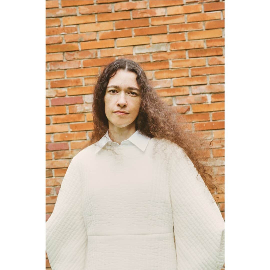 のインスタグラム：「Bshop 2023 AUTUMN & WINTER - SEASON LOOK -  ITEM ---------------------------------------------  [WOMEN] PULLOVER SHIRT / eunoia 　¥26,070 SHIRT / eunoia 　¥24,640  ---------------------------------------------  ▼SEASON LOOKは、HPにて公開中 https://bshop-inc.com/feature/special/seasonlook-23aw/  #bshop #23aw #bshop23aw_seasonlook」