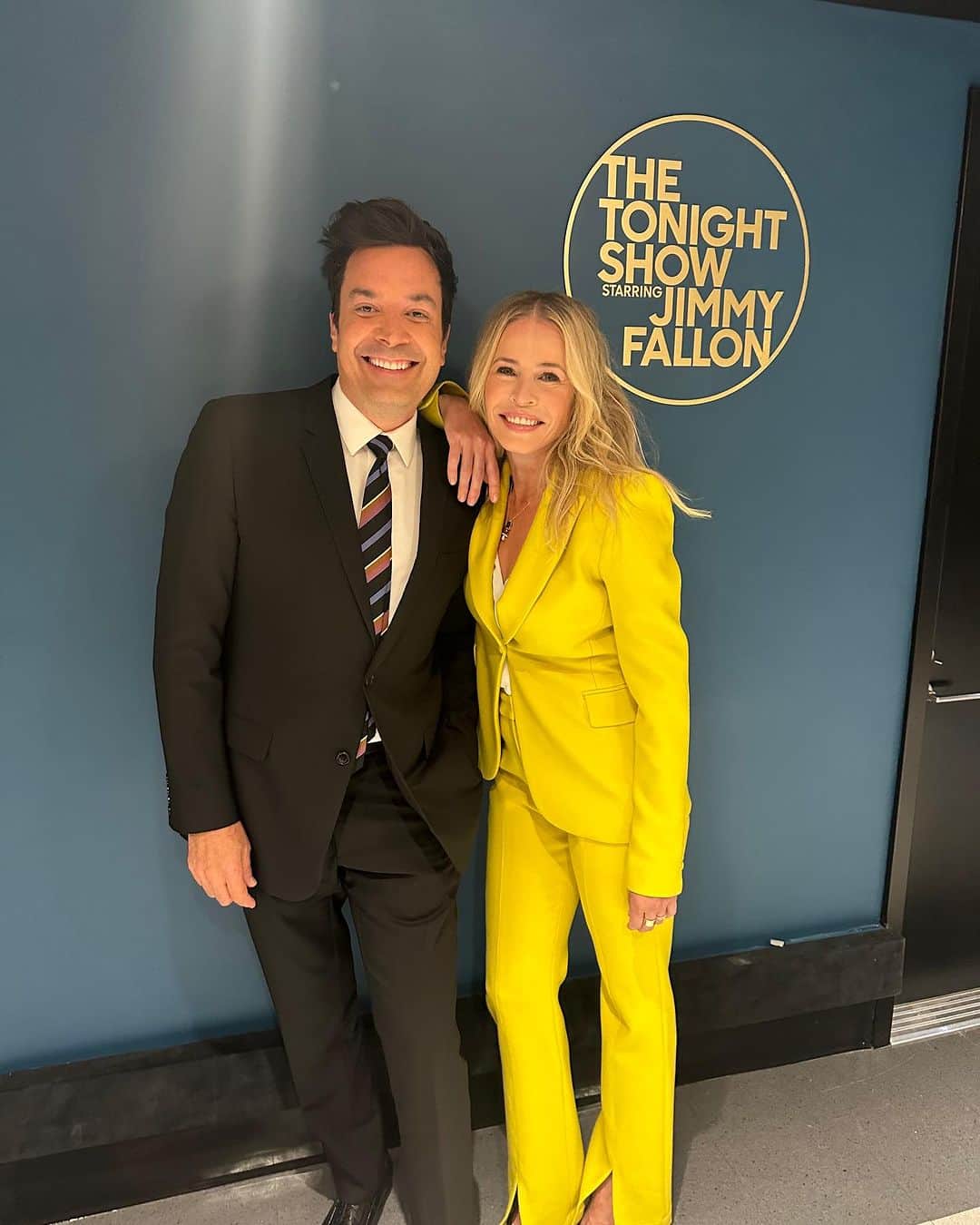 チェルシー・ハンドラーさんのインスタグラム写真 - (チェルシー・ハンドラーInstagram)「@Fallontonight is back on air and guess what, so am I! Tune in!  Hair: @ursulastephen  Makeup: @miajonesmua」10月5日 9時55分 - chelseahandler