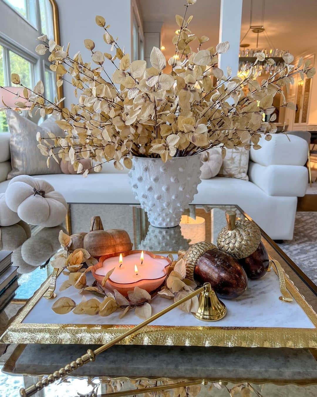 のインスタグラム：「Set the perfect ambiance with a warm fall candle🍂 Browse our candle and home decor collections today at inspiremehomedecor.com link in bio.」