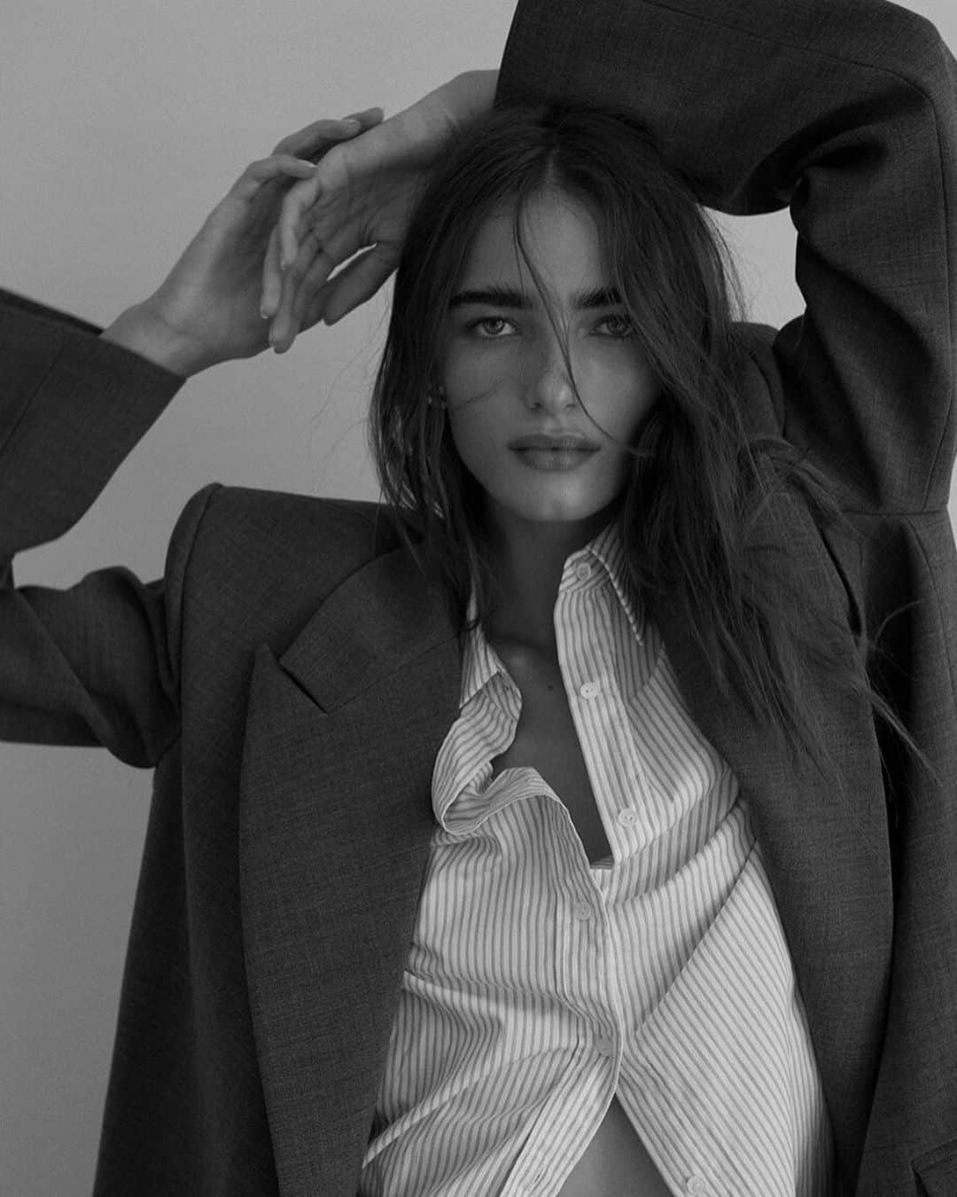 IMG Modelsのインスタグラム：「Saba. 📸 #SamSaba stars in the latest #VogueArabia. 📷 #DavidRoemer 👗 @juliannaalabado #IMGmodels」