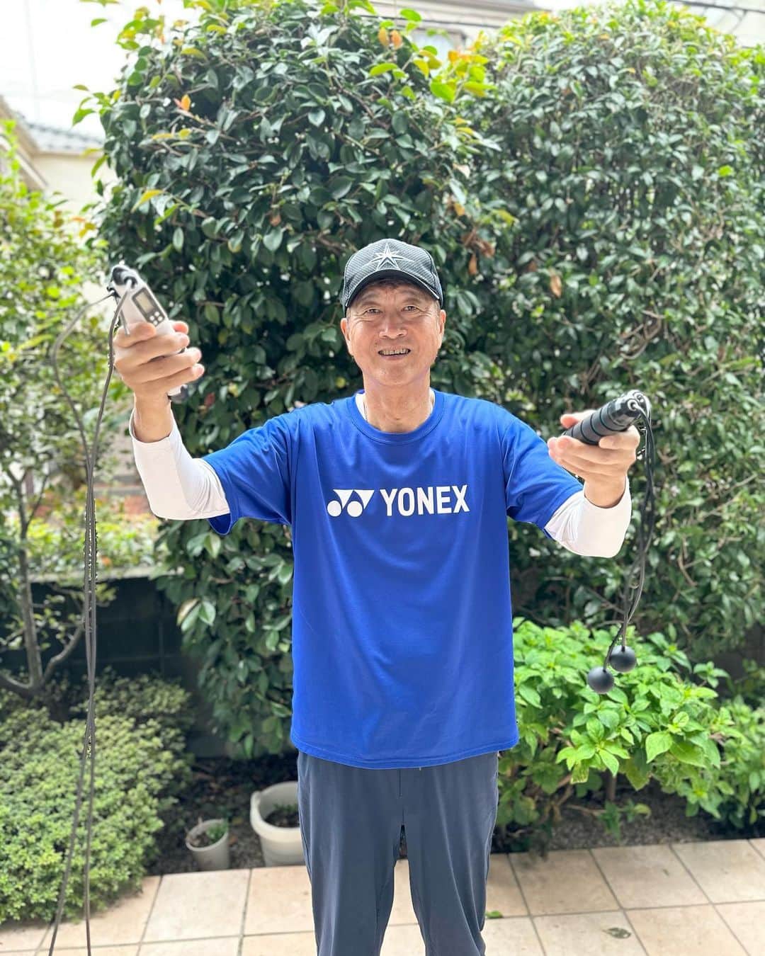 金石昭人さんのインスタグラム写真 - (金石昭人Instagram)「カネやん散歩🚶  縄跳び部💨  絶対に引っかからない縄跳びや〜🤭  今朝もプチ運動💪  どや  #カネやん散歩 #縄跳び部 #運動 #引っかからない縄跳び #どや」10月5日 10時13分 - kaneishiakihito