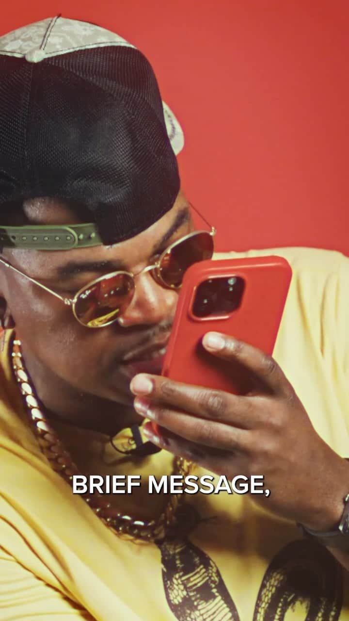 NE-YOのインスタグラム：「@neyo can’t come to the phone right now….he’s busy recording a new voicemail.   What would you do if you heard this as someone’s away message?」