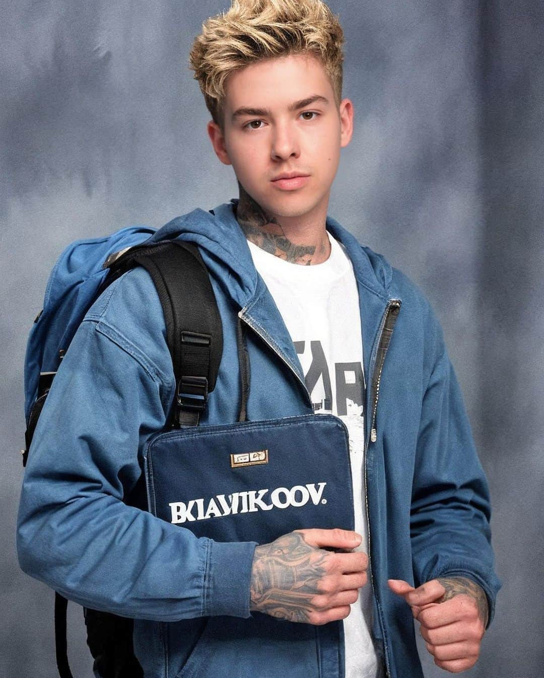 T・ミルズさんのインスタグラム写真 - (T・ミルズInstagram)「sup nerds?」10月5日 2時48分 - travismills