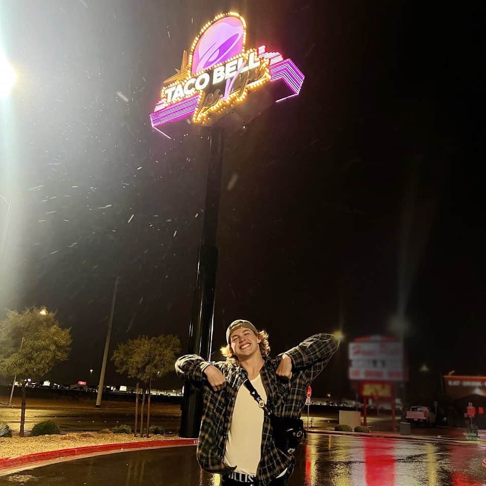 Taco Bellさんのインスタグラム写真 - (Taco BellInstagram)「when in vegas」10月5日 3時12分 - tacobell