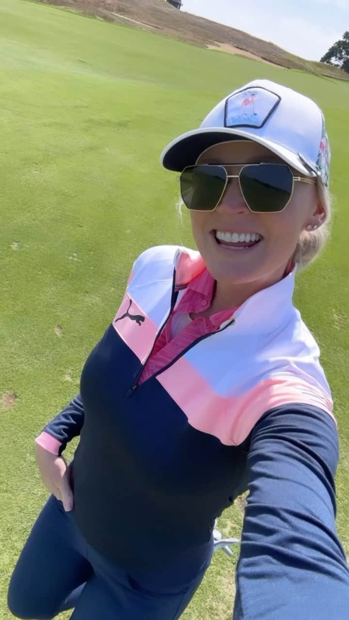 ブレア・オニールのインスタグラム：「MADE FOR THIS. ⛳️  @pumagolf has officially entered the warm layering piece game! Check out the entire collection on pumagolf.com 🔥 💨 🥶 🌧️   #madeforthis #pumagolf #blaironealgolf #blaironeal」
