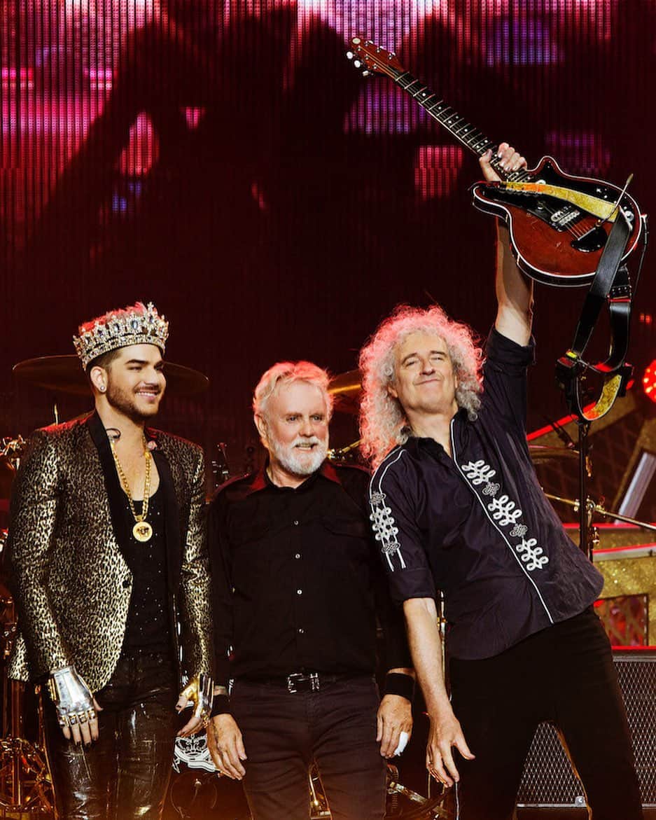 アダム・ランバートのインスタグラム：「The Rhapsody Tour with @officialqueenmusic begins TONIGHT! Who’s ready to have a good time? ✨  📸: Xavier Vila」