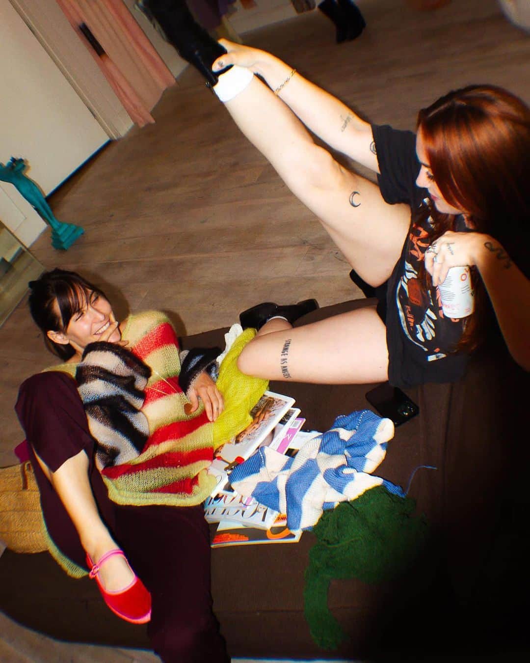 スカウト・ラルー・ウィリスのインスタグラム：「The girlies doing GIRL  Celebrating the Knits of Queen @makenaurgf」