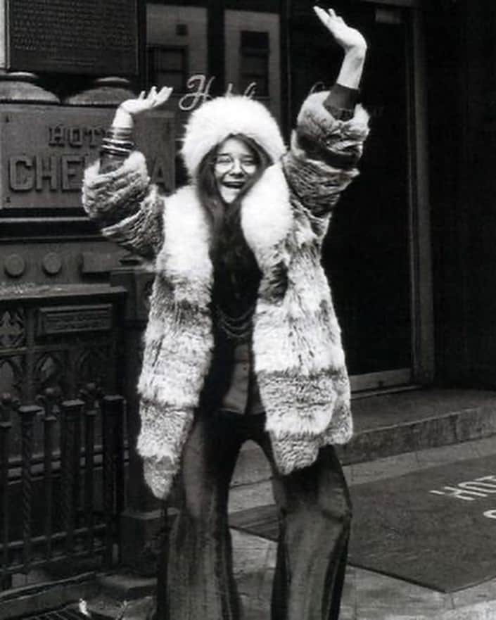 チェイサーさんのインスタグラム写真 - (チェイサーInstagram)「Janis Joplin, the Queen of Rock during her era.   Today is Joplin’s death anniversary and she will forever be an icon. Shop the Janis Joplin collection now- link in stories.」10月5日 3時59分 - chaserbrand