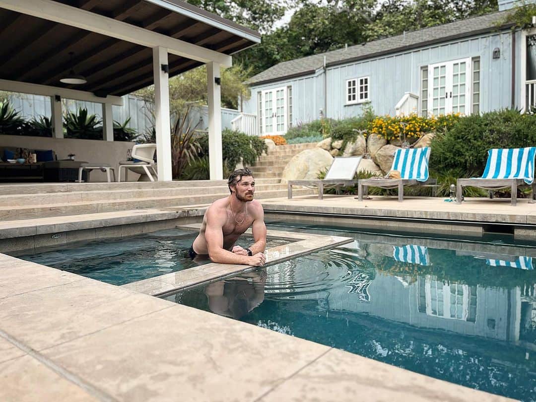 デレック・テラーのインスタグラム：「🧜‍♂️」