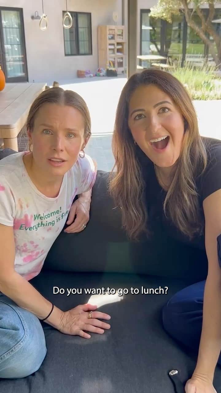 クリスティン・ベルのインスタグラム：「Who’s hungry? 🍽 We’re looking for one more *good* friend to make our lunch plans perfect! Enter to win a seat at the table (link in bio) and don’t forget to tag your +1 in the comments!⬇️  We’re bringing Ted, Manny, Marc, Jameela, and Mike, but we need one more guest to make this truly special. How about...YOU?  The best part is that your entry will help @alifeinthearts provide assistance to film and television workers in need during this critical time.  Enter to win at LunchWithKristen.com (or visit the link in my bio)」