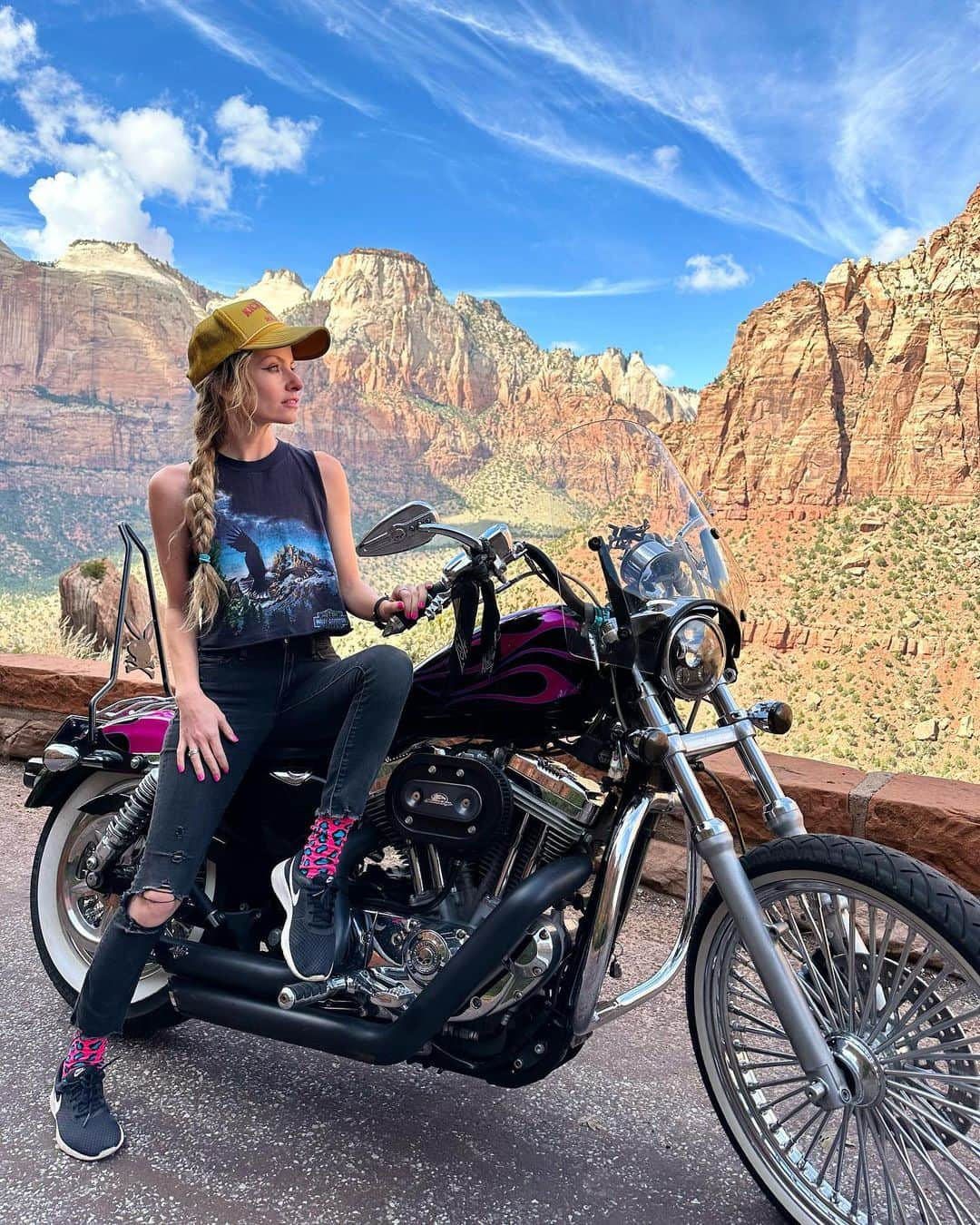 コーディー・レニー・キャメロンさんのインスタグラム写真 - (コーディー・レニー・キャメロンInstagram)「💥Day 1 Riding Motorcycles in Zion There are days when I ride and I think to myself, I’ll never find anything more beautiful than this… and then I do! Zion National Park in Utah was absolutely breathtaking. Every turn was an entrance to a natural masterpiece. The weather was perfect. We stayed in a dope RV at the St George KOA with my family which was a gorgeous 45min ride from the park. We had some lovely bonding time playing cards & hiking, had an amazing dinner at the Spotted Dog Cafe, and raced the sunset home on the bikes. Feeling super grateful😊  Reppin’ female owned moto brands: Hat by @shewolfmotoco  Shirt by @moonhoney.vintage   #zion #zionnationalpark #motolife #bikerbabe #motorcyclegirls #motoadventure #harleydavidson」10月5日 4時12分 - heyitscodee