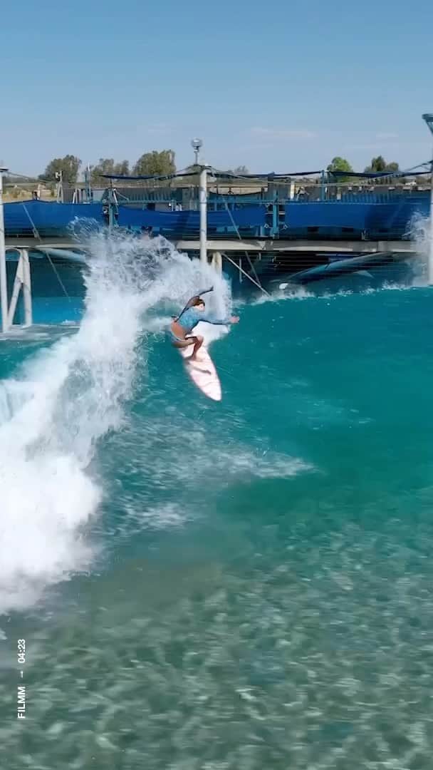 ティア・ブランコのインスタグラム：「This was a real treat for mama 🍭 🏄‍♀️ @kswaveco / surfing in my @jolynclothing signature surf suit 🩱/ drone by @apotts」