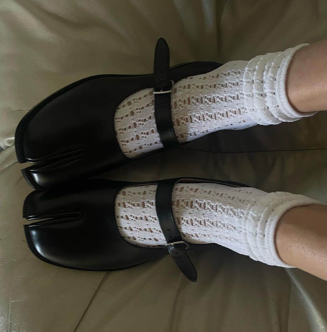 エルザ・ホスクのインスタグラム：「On rotation👞👢👡」