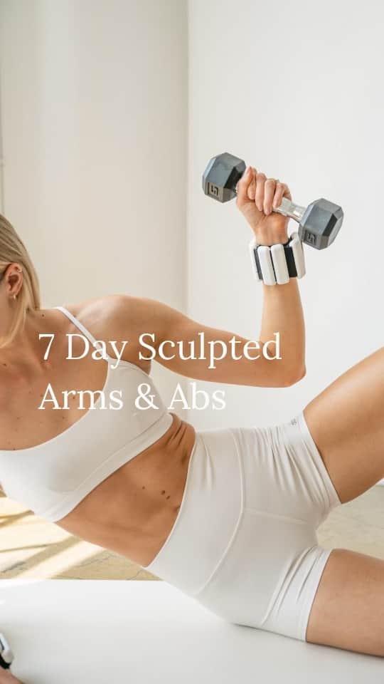 サンヌ・ヴロートのインスタグラム：「7 Day Sculpted Arms & Abs Challenge starts Monday, 10/9! The challenge you’ve all been asking for is finally here. These are some of my favorite workouts that I did consistently before my wedding.   This challenge is designed to sculpt, strengthen, and tone your arms and abs. These workouts are a combination of Pilates x Strength alternating focus between arms and core/obliques. Get ready for one of my favorite challenges yet!  Workouts will go live this Friday! Link in bio for FREE 7 day trial.  Whose joining?! - wearing @alo」