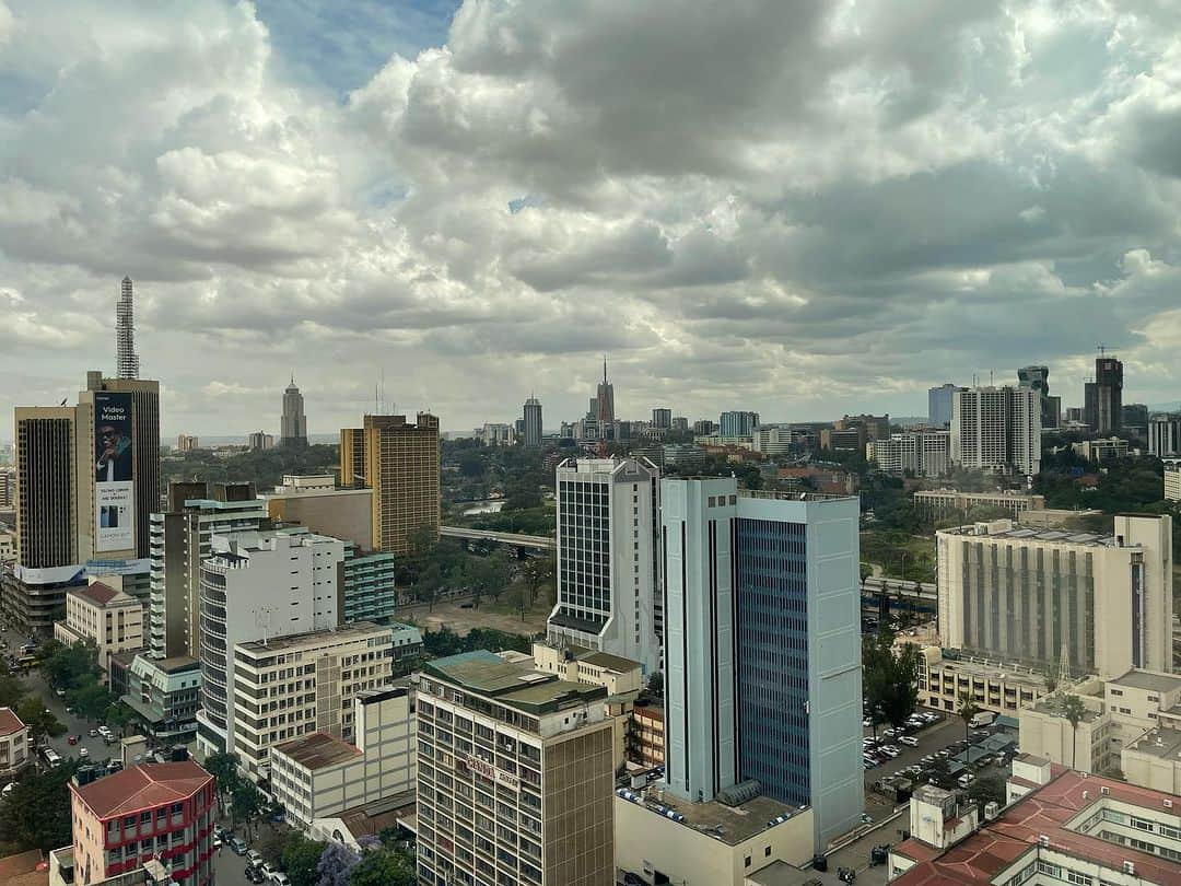 藤沢久美さんのインスタグラム写真 - (藤沢久美Instagram)「ここはどこでしょう？  答えはケニアのナイロビです。  10日間のアフリカ出張も今日で終わり。たくさんのスタートアップとお会いし、豊田通商の現場を拝見して、アフリカの可能性、ビジネスチャンスの大きさを実感しました。」10月5日 4時45分 - kumifujisawa