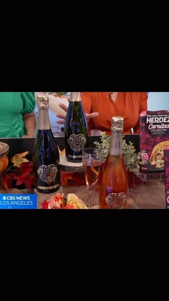 スコット・ディジックのインスタグラム：「LDV was showcased on @cbsnews LA as a popular champagne choice for the fall & holiday season 🍾  click the link in our bio to grab your new favorite bottle 🥂」