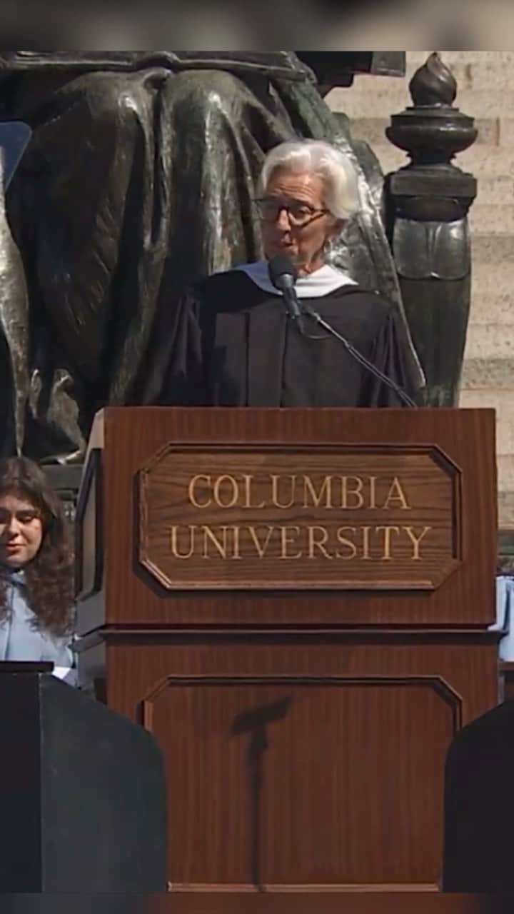 クリスティーヌ・ラガルドのインスタグラム：「Today I got to congratulate Minouche Shafik on becoming President of @columbia University, the first ever woman to hold that position.  It was a celebration of diversity at the highest level, and I see it as an encouragement to all women to dream big and to keep breaking new ground.」