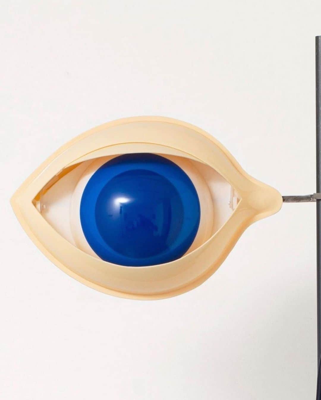 エイミー・セダリスさんのインスタグラム写真 - (エイミー・セダリスInstagram)「@themillievintage • 1960s Eye lamps by Nicola L. 👁💡  NFS」10月5日 5時03分 - amysedaris