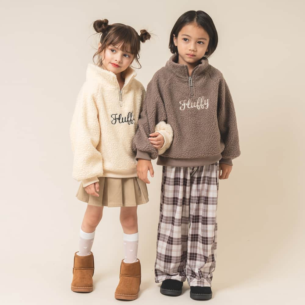 最新トレンド子供服 〝URBAN CHERRY〟さんのインスタグラム写真 - (最新トレンド子供服 〝URBAN CHERRY〟Instagram)「URBAN CHERRY 2023 "FLUFFY" collection♥  【PICK ITEM🧸】  今すぐ着られる秋の新作♪  ━━━━━━━━━━━━━━━ ☑もこもこ保温ボア】スタンドカラーロゴ刺繍ジップアップボアトップス  price/¥2,980(tax in) color/ivory,brown,black size/110-150cm ━━━━━━━━━━━━━━━  ぜひ保存してお買い物の参考にしてくださいね♡ 質問や感想コメントもお待ちしております🥰  - - - - - - - - - - - - - - - - - - - - - - - - - - - - - - -  🛒WEB STORE プロフィールよりご覧いただけます！  #urbancherry #アーバンチェリー #キッズコーデ #おそろコーデ #子供服 #子育て #韓国服 #こどもと暮らす #小学生コーデ #女の子ママ #姉妹ママ #小学生ママ #プチプラコーデ」10月5日 6時00分 - urbancherry_