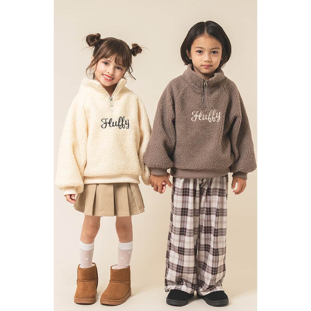 最新トレンド子供服 〝URBAN CHERRY〟さんのインスタグラム写真 - (最新トレンド子供服 〝URBAN CHERRY〟Instagram)「URBAN CHERRY 2023 "FLUFFY" collection♥  【PICK ITEM🧸】  今すぐ着られる秋の新作♪  ━━━━━━━━━━━━━━━ ☑もこもこ保温ボア】スタンドカラーロゴ刺繍ジップアップボアトップス  price/¥2,980(tax in) color/ivory,brown,black size/110-150cm ━━━━━━━━━━━━━━━  ぜひ保存してお買い物の参考にしてくださいね♡ 質問や感想コメントもお待ちしております🥰  - - - - - - - - - - - - - - - - - - - - - - - - - - - - - - -  🛒WEB STORE プロフィールよりご覧いただけます！  #urbancherry #アーバンチェリー #キッズコーデ #おそろコーデ #子供服 #子育て #韓国服 #こどもと暮らす #小学生コーデ #女の子ママ #姉妹ママ #小学生ママ #プチプラコーデ」10月5日 6時00分 - urbancherry_