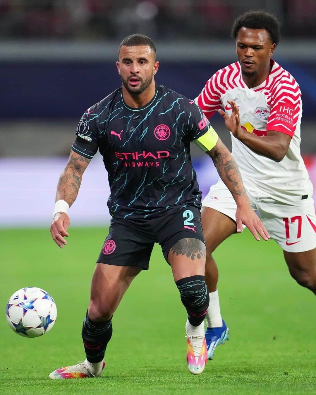カイル・ウォーカーのインスタグラム：「A great performance and needed 3 points in a very difficult place to travel. Now let’s bring on Sundays big game.」