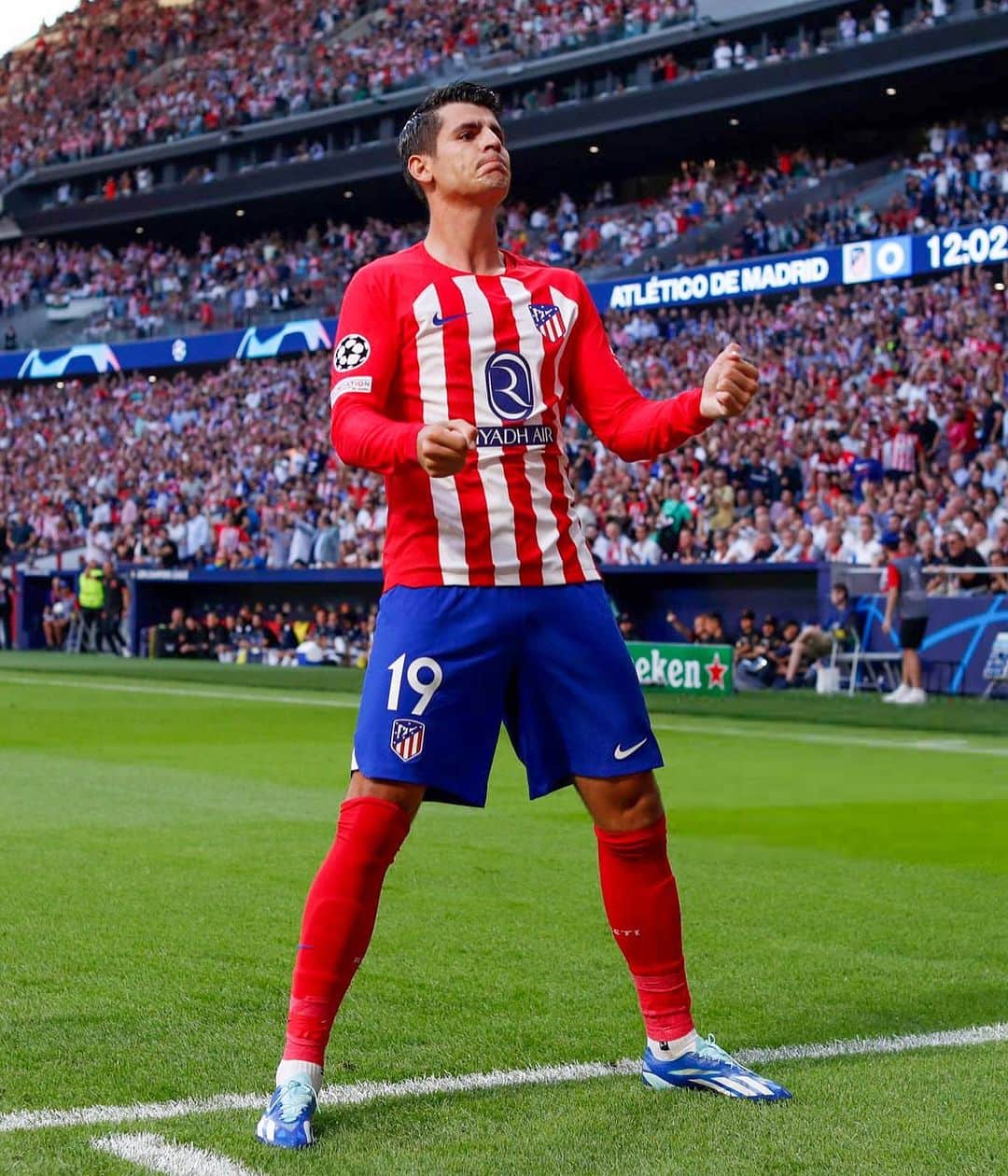 アルバロ・モラタのインスタグラム：「Forza Atleti! ⭐️🔴⚪️  #UCL」