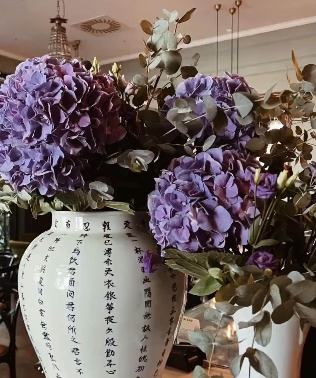 リュプカ・ゴイッチのインスタグラム：「"Problem s jednostavnim zivotom je taj, iako moze biti radostan, bogat i kreativan, to nije jednostavno." #dorisjanzenlongacre 🤍」