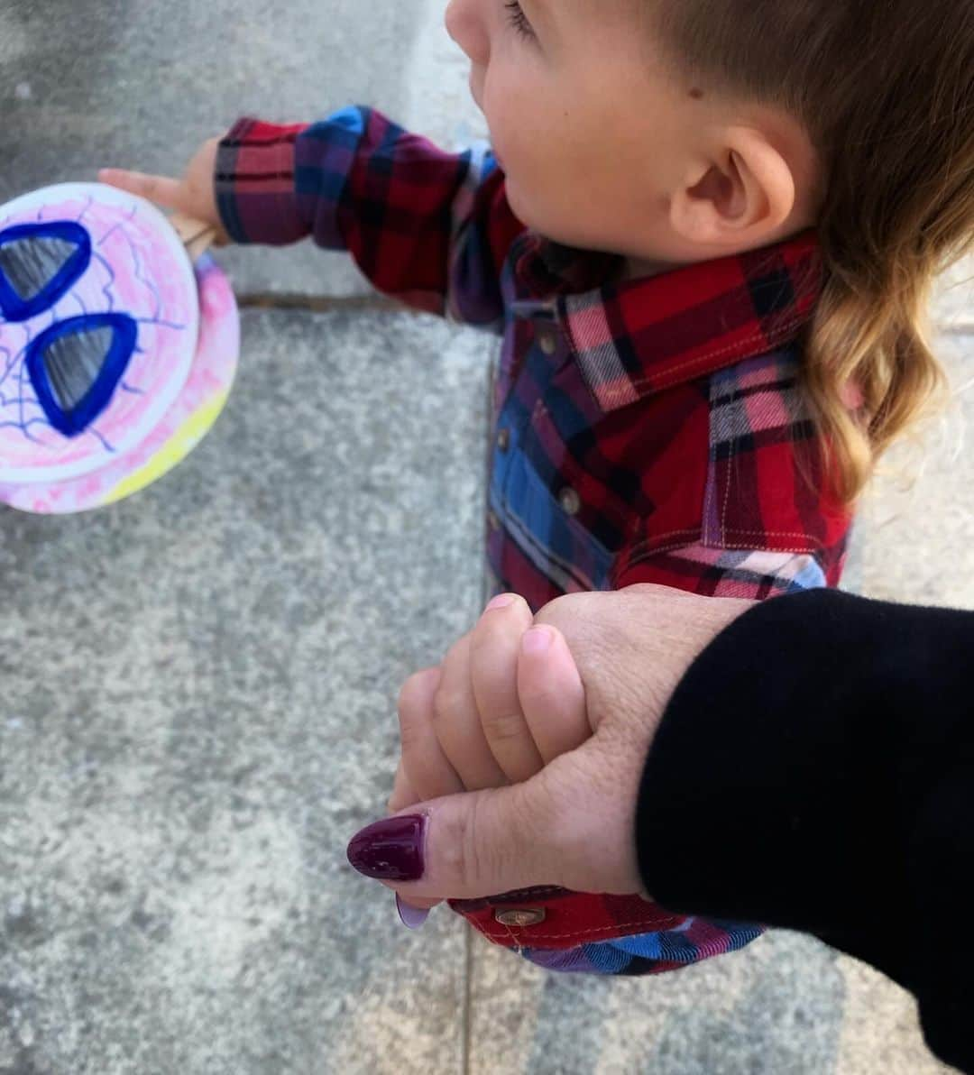 ジェシカ・シーバさんのインスタグラム写真 - (ジェシカ・シーバInstagram)「Having a tiny little hand holding tight onto mine while our first born tries on suits for his high school dance... It’s everything I need and nothing I expected out of this beautiful life.」10月5日 6時50分 - mommasgonecity