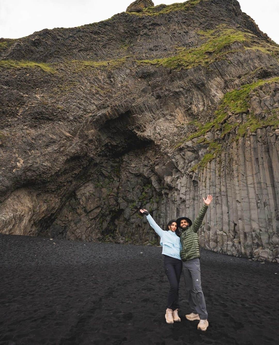 エディー・バウアーのインスタグラム：「Oh the places you'll go in your Guide Pro Pants 🌍⁠ ⁠ What awe-inspiring destinations have you explored in yours?⁠ ⁠ 📸: @uzair.mov」