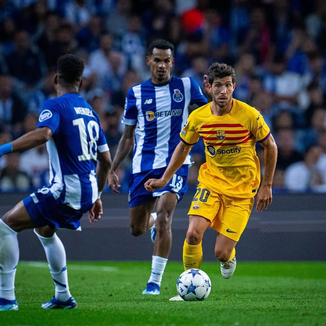 セルジ・ロベルトさんのインスタグラム写真 - (セルジ・ロベルトInstagram)「✌️¡2a victoria en dos partidos en la @championsleague ! En volem més! Força Barça!」10月5日 7時04分 - sergiroberto