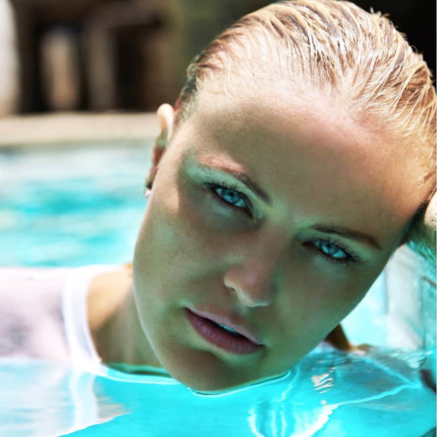 マリン・アッカーマンのインスタグラム：「Hot California days ☀️ #hot #la」