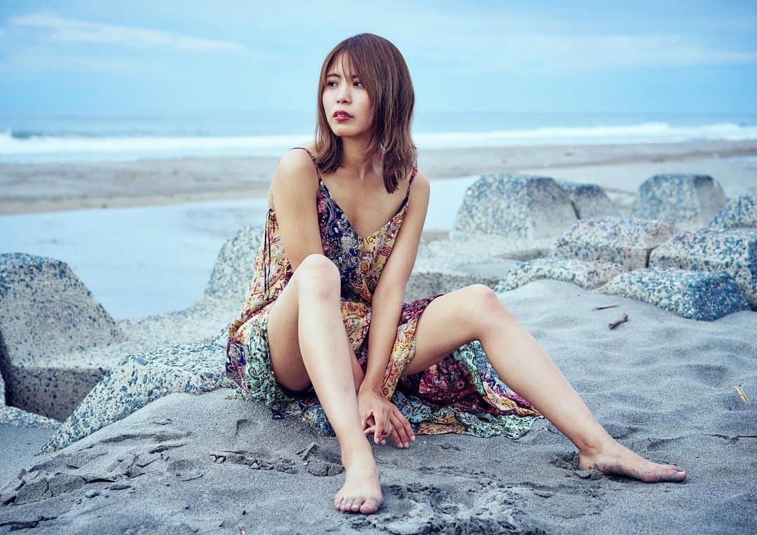 のインスタグラム：「⁡ ⁡ .endless summer  ⁡📷　@masato_kun   ⁡  ⁡ ⁡ ⁡ . ⁡ ＊ … * … ＊ … * …＊ … * … ＊ … * …＊ … * …  愛知県を拠点として 広告、アパレル、展示、イベント等 フリーランスモデルとして活動しています。 全国遠征可能です✈️  撮影依頼はDMまたは公式LINEまで お気軽にお声がけください🙇‍♀️ 詳細はプロフィールリンクにて🔗  ⁡ いろんな作品に挑戦したい！ ⁡ ⁡ #photography #instagood #instagramjapan #good_portraits_world 　#model #jp_mood #daily_photo_jpn 　 #ファインダー越しの私の世界 #カメラ好きな人と繋がりたい #カメラマンさんと繋がりたい  #被写体募集中 #カメラ女子 #モデルさんと繋がりたい　#portrait #ポートレート #photo #smile #photographer #一眼レフ #ig_japan  #instalike #美脚　#美脚モデル軍団　#japan .#海　#sea」